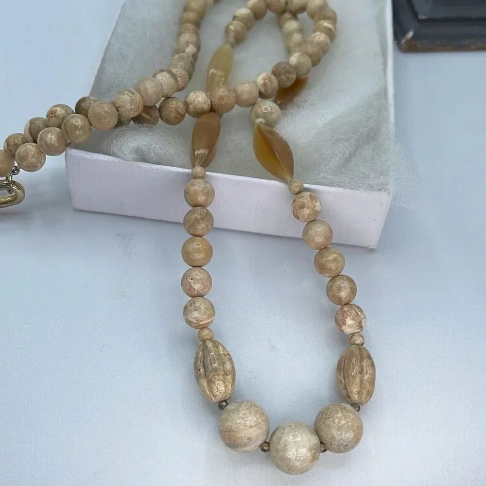 Vintage beige Jasper 28” necklace.